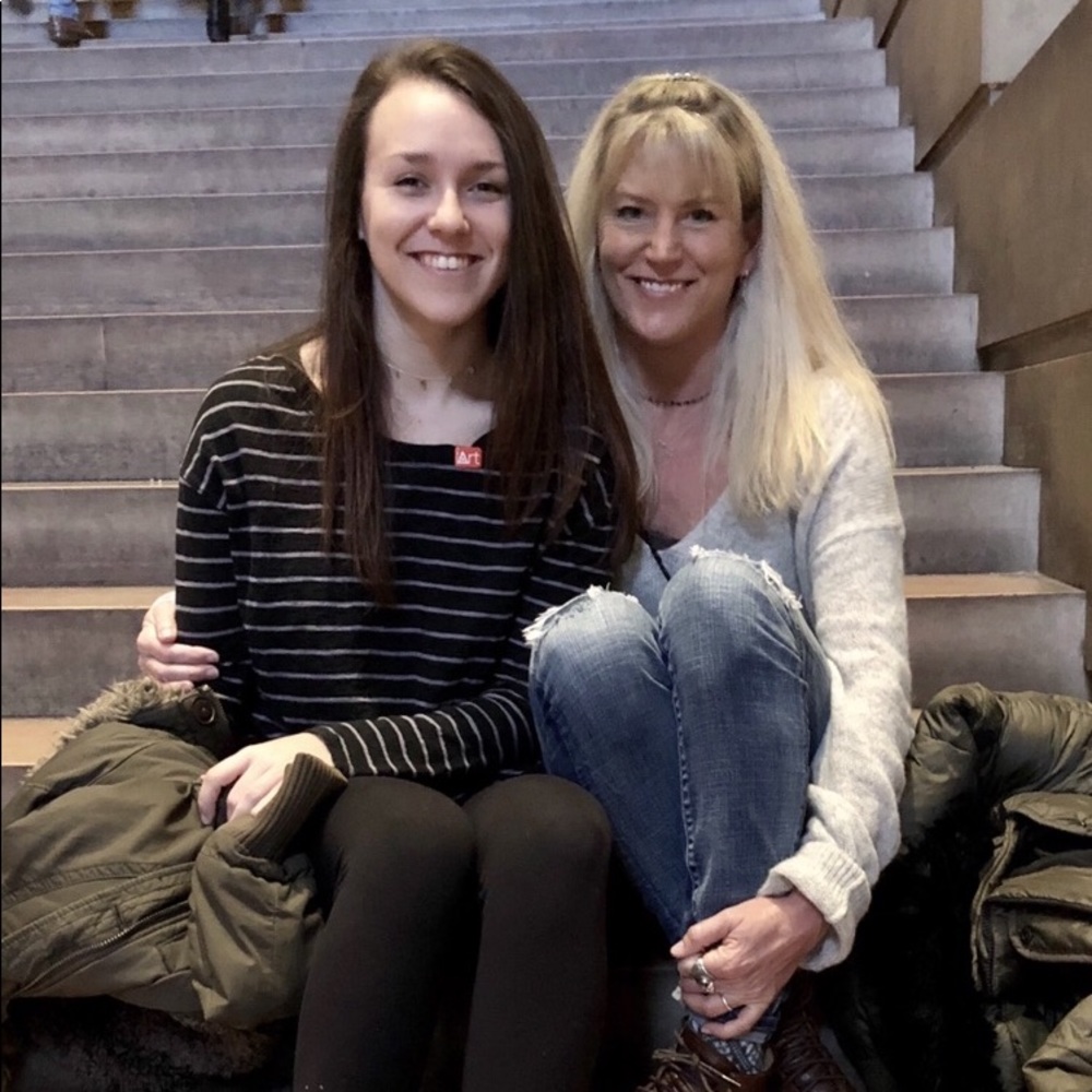 Meet your Posher, Maura